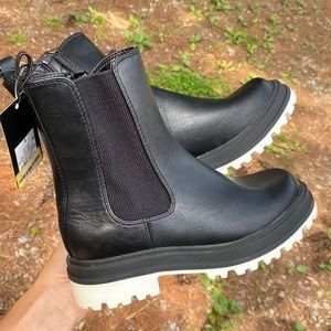 Brand new, tags still in tact. Size 2 girls , black boots